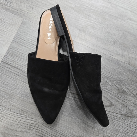 Madden Girl Shoes - Madden Girl Black Pointed Toe Slip-On Suede Mules